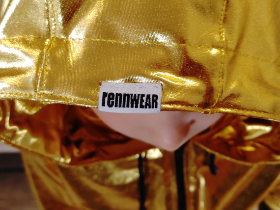 Sweat-shirt brillant métallisé pour enfant avec une grande capuche pour les performances or