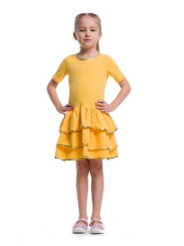 Sukienka dziewczęca z falbanami i metaliczną lamówką - żółto-złoty